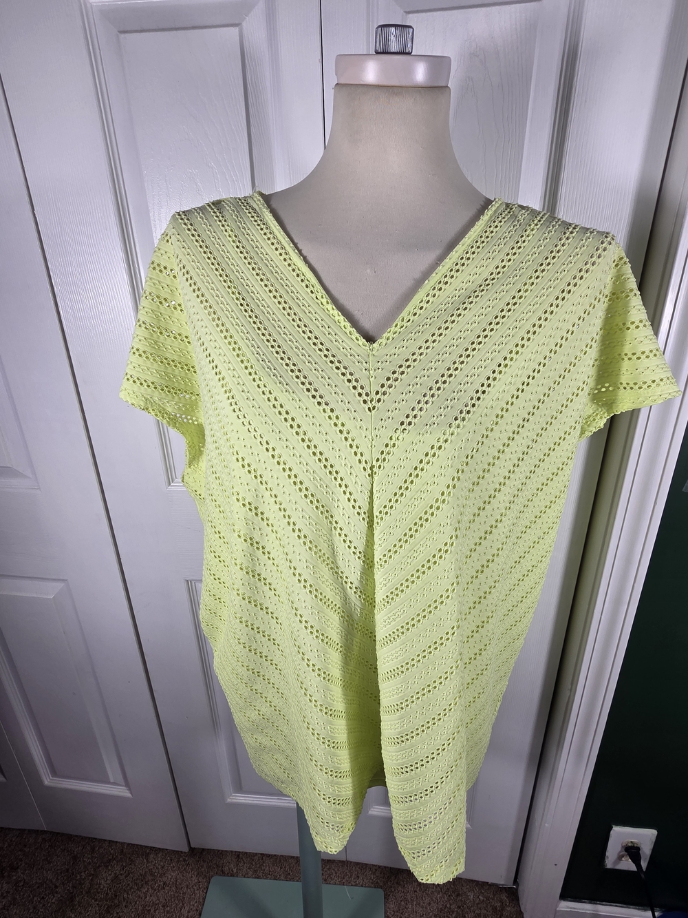 Dana Buchman Lime Green Eyelet Knit Top Womens XXL Short Sleeve V Neck